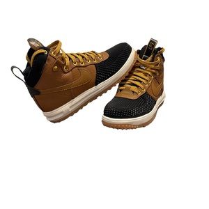 Nike Air Force Luna 1